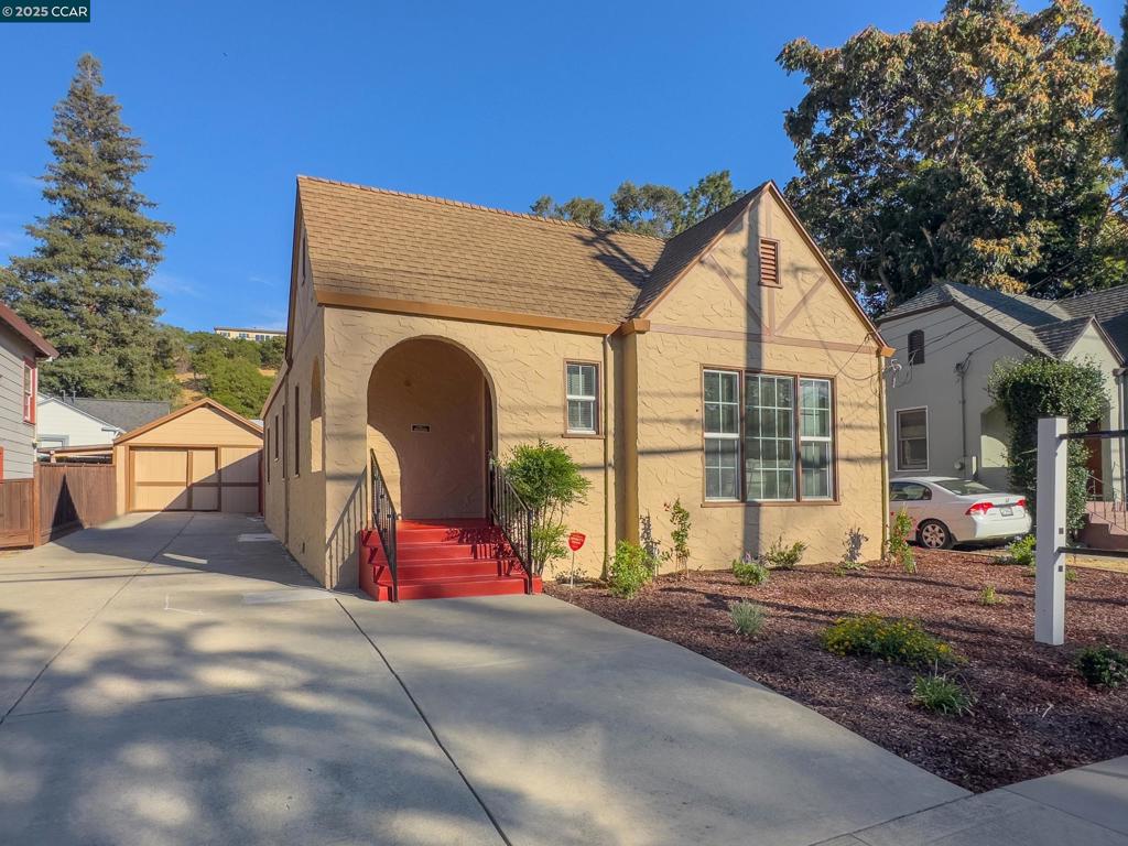 2535 Alhambra Ave