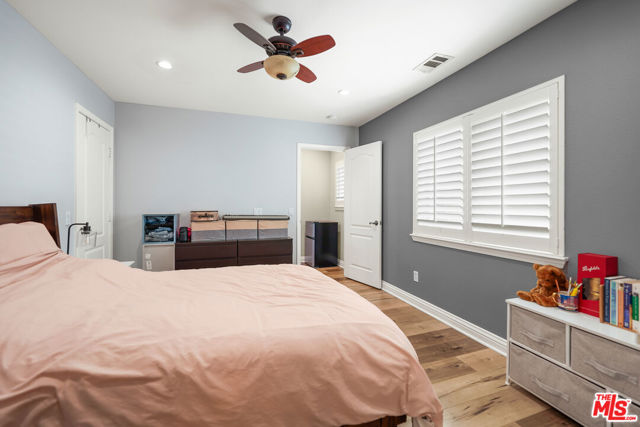 26505 Thackery Lane, Stevenson Ranch CA: https://media.crmls.org/mediaz/a5fa6483-6c78-46a1-8f2f-19a8ff6af8d0.jpg