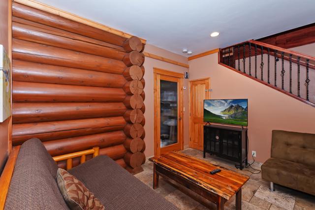 42400 Eagle Ridge, Big Bear CA: https://media.crmls.org/mediaz/a5faa53f-76e3-4f85-9bff-23b1e6f4893c.jpg