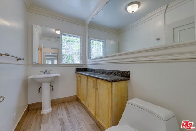 859 S Le Doux Road, Los Angeles CA: https://media.crmls.org/mediaz/a5fba2fb-5ffe-4d15-a0c1-8e6994d698c7.jpg