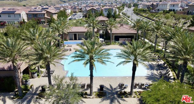 20659 W Beech Circle, Porter Ranch CA: https://media.crmls.org/mediaz/a5fc0fb1-4daf-4edc-9831-643f732151a4.jpg