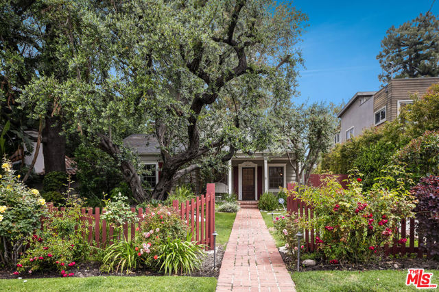 14235 Greenleaf Street, Sherman Oaks CA: https://media.crmls.org/mediaz/a5fca45c-cae2-47aa-bf87-ee93545f8f63.jpg