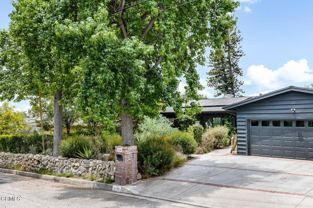 4155 Aralia Road, Altadena CA: https://media.crmls.org/mediaz/a5fce41b-fee1-4c98-8da6-290379f84e2b.jpg