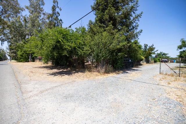 11835 Hobday Road, Wilton CA: https://media.crmls.org/mediaz/a5fce83e-1c4a-4548-9089-fab5f5f70efb.jpg