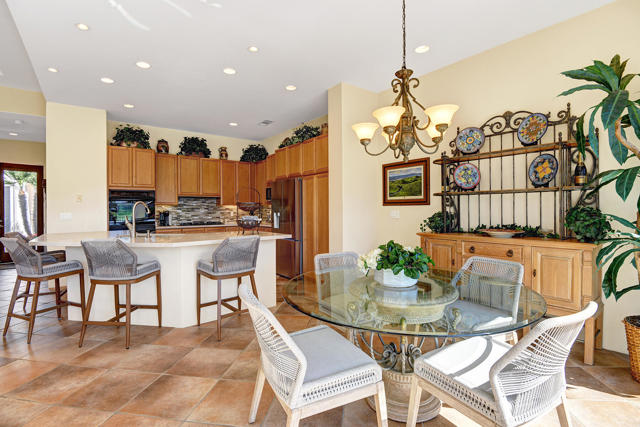 79405 Mandarina, La Quinta CA: https://media.crmls.org/mediaz/a5fd3184-3130-4eb6-a958-b0756afcc0b1.jpg