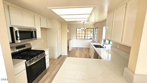 Detail Gallery Image 5 of 21 For 1161 Windward Way, Oxnard,  CA 93035 - 3 Beds | 2 Baths
