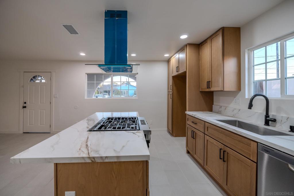 MLS #260016449SD image #2