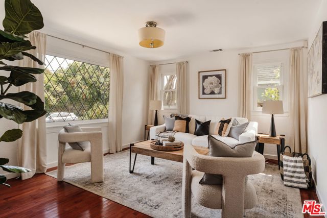 5966 Airdrome Street, Los Angeles CA: https://media.crmls.org/mediaz/a5fdbff2-f49c-42db-8c16-71edb86355dc.jpg