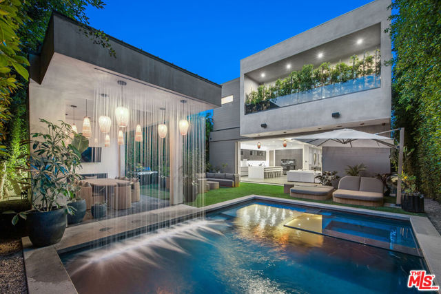 347 N Alfred Street, Los Angeles CA: https://media.crmls.org/mediaz/a5fdc5bd-183e-4017-bc93-181c8a6a8943.jpg