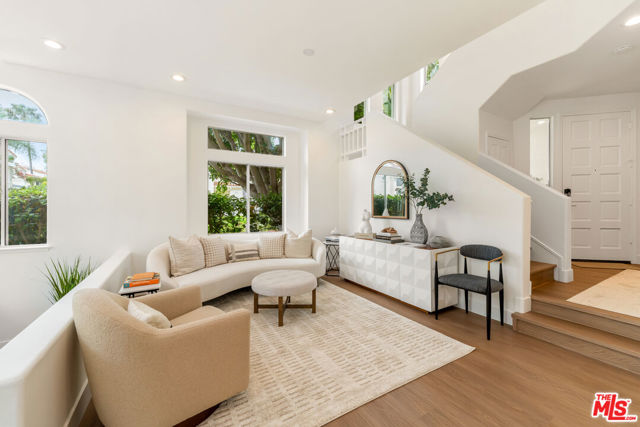 6453 Zuma View Place, Malibu CA: https://media.crmls.org/mediaz/a5fe1bba-0b43-472f-8f68-62b4325260d8.jpg