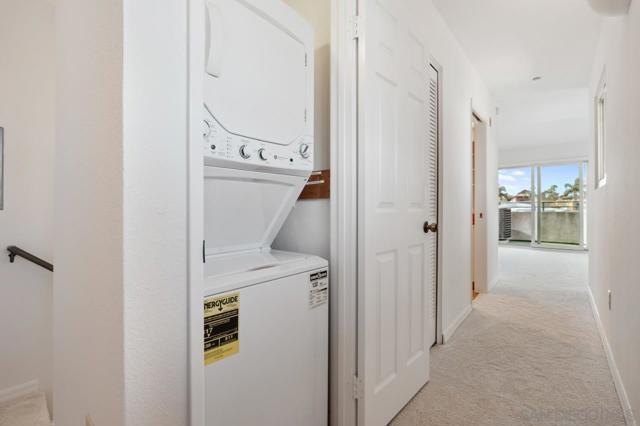 1268 Essex St, San Diego CA: https://media.crmls.org/mediaz/a5fe3982-3b2b-4598-9337-74f196ddbb89.jpg