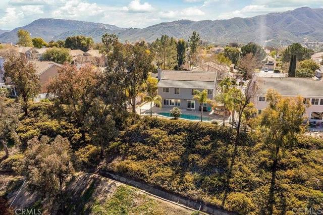 42944 Calle Reva, Temecula CA: https://media.crmls.org/mediaz/a5fe3ea5-e7b4-4e05-a397-e20cc63f7417.jpg