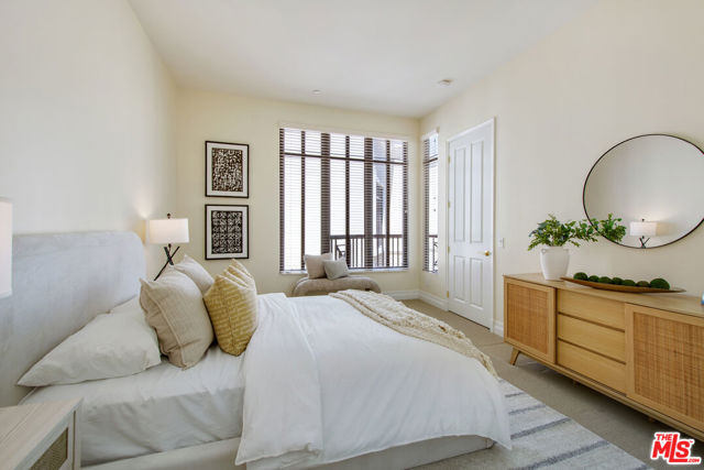 11847 Gorham Avenue, Los Angeles CA: https://media.crmls.org/mediaz/a5fe4c9b-8582-4d68-8a7b-165d170c3bcd.jpg