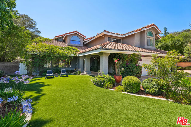 2084 Hopewell Court, Thousand Oaks CA: https://media.crmls.org/mediaz/a5fe6118-931d-4409-8390-856e249b6790.jpg
