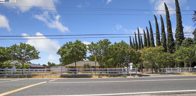 Image 1 of 47 For 16650 Von Sosten Road