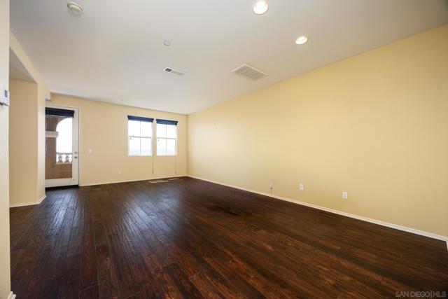 1110 Calabria St, Santee CA: https://media.crmls.org/mediaz/a5fef259-a947-446a-a59f-deae4a4d4d4e.jpg
