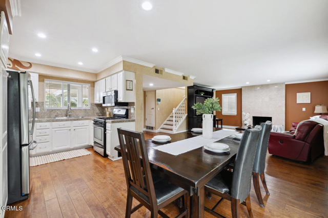 Detail Gallery Image 8 of 29 For 1519 Lyndhurst Ave, Camarillo,  CA 93010 - 4 Beds | 2 Baths