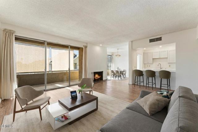 Detail Gallery Image 6 of 31 For 960 San Pasqual St #210,  Pasadena,  CA 91106 - 2 Beds | 3 Baths