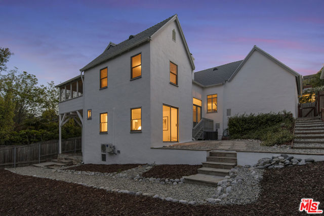 2316 Kenilworth Avenue, Los Angeles CA: https://media.crmls.org/mediaz/a5fff153-1870-428a-9908-5d95e0c5e6c0.jpg