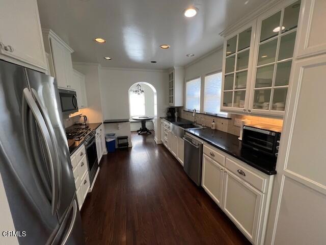 Detail Gallery Image 3 of 17 For 419 Brakey Rd, Ventura,  CA 93001 - 3 Beds | 3 Baths