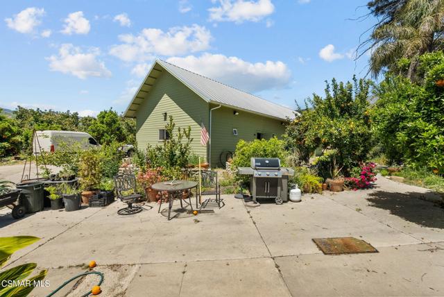5682 Pine Grove Road, Santa Paula CA: https://media.crmls.org/mediaz/a6003892-4702-4526-a361-0c8cdb2b4748.jpg