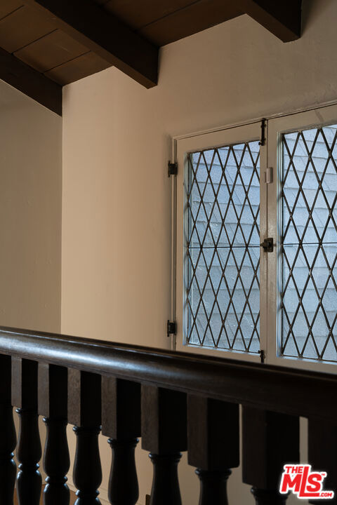 3756 Effingham Place, Los Angeles CA: https://media.crmls.org/mediaz/a60047c6-b2c5-48cd-b093-0e66f5322253.jpg