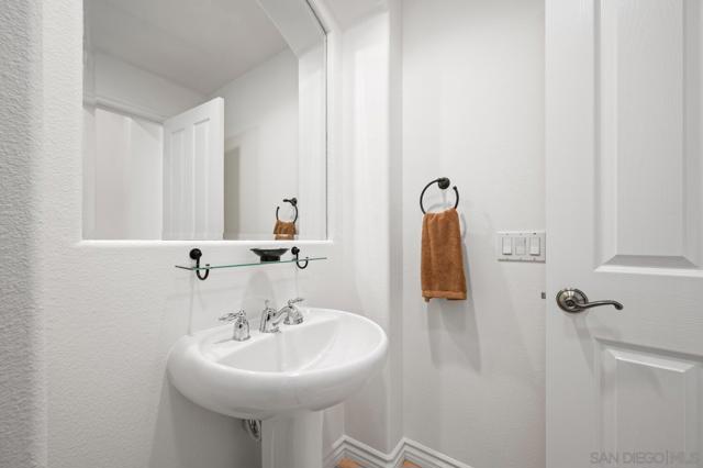 1272 Chateau Montelena, Bonsall CA: https://media.crmls.org/mediaz/a600a0c9-300a-4ddb-9503-e0f60425ff8b.jpg