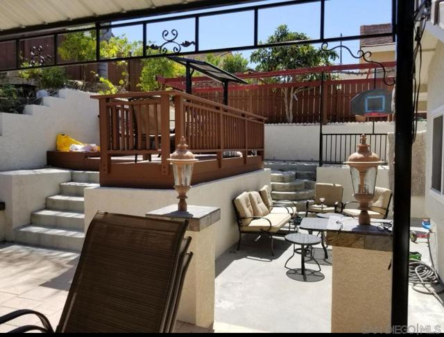 2185 Gibraltar Glen, Escondido CA: https://media.crmls.org/mediaz/a600eec0-0462-4794-9369-8d4776ae438f.jpg