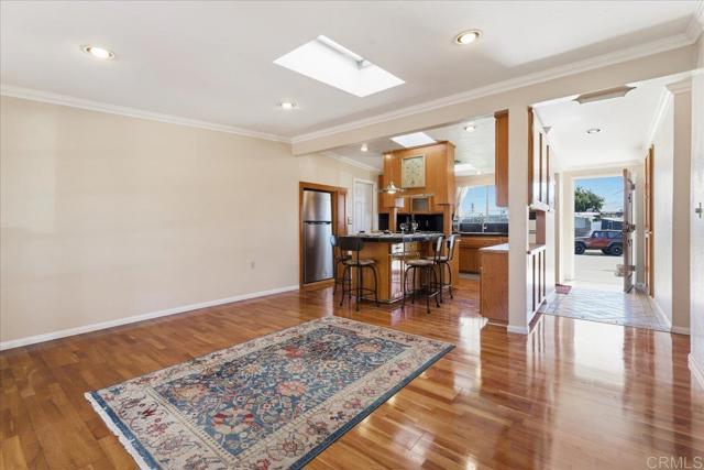 Detail Gallery Image 8 of 29 For 1032 Iris Ave, Imperial Beach,  CA 91932 - 4 Beds | 3 Baths