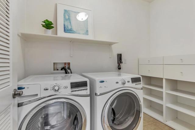 636 Bair Island Road, Redwood City CA: https://media.crmls.org/mediaz/a601316c-b04a-4b8e-81ee-ad8ee8f3ebc4.jpg