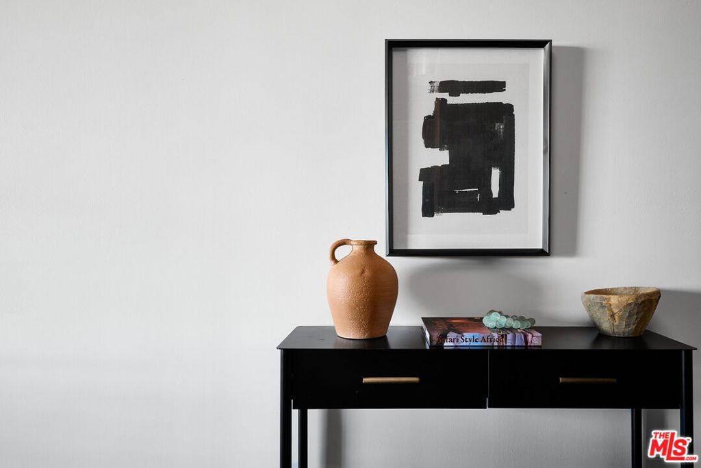 https://media.crmls.org/mediaz/a6047876-d7e8-4ad6-9d39-89202f043e14.jpg?preset=X-Large
