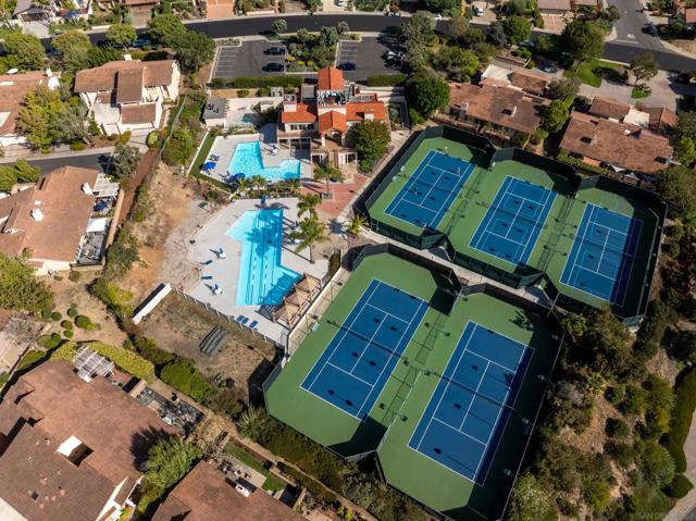 1466 Caminito Solidago, La Jolla CA: https://media.crmls.org/mediaz/a6048b08-dec4-4dad-b4dc-669ce8840fde.jpg