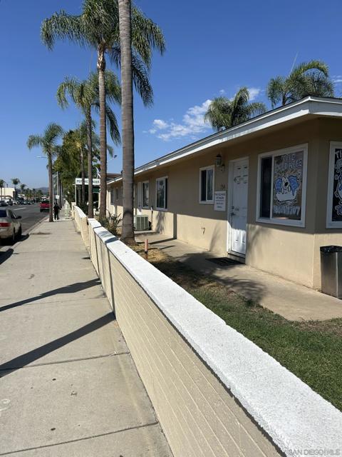 740 Escondido Blvd, Escondido, California 92025, ,Commercial Sale,For Sale,Escondido Blvd,240028584SD