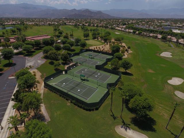 80474 Muirfield Drive, Indio CA: https://media.crmls.org/mediaz/a604e646-2ffd-4591-bc4b-7a145c6783a2.jpg