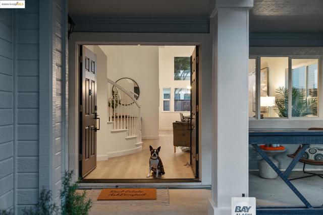 102 Waterview Dr, Richmond CA: https://media.crmls.org/mediaz/a6058854-a416-4347-8970-d671f0068588.jpg