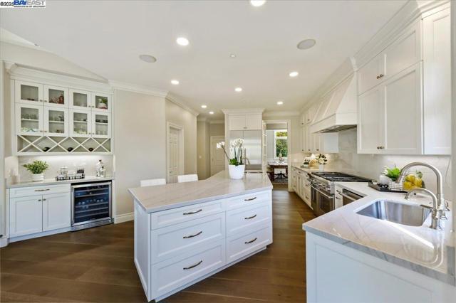 2434 Pomino Way, Pleasanton CA: https://media.crmls.org/mediaz/a60649a8-7874-4523-9333-9b4e888cd0c6.jpg