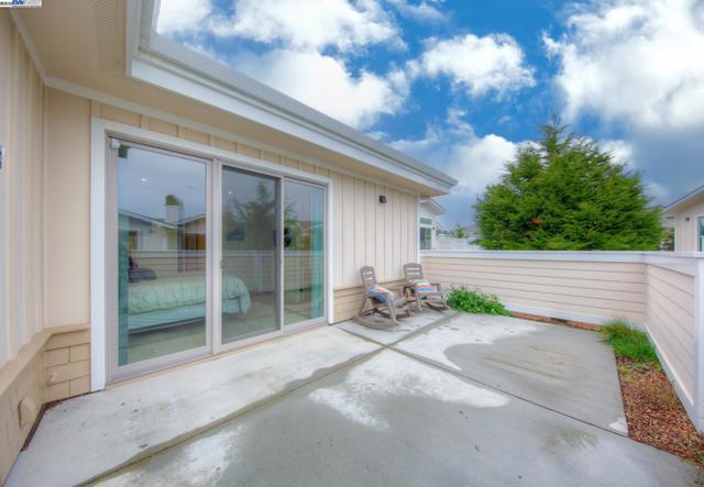 996 Harbor Haven Dr, Bodega Bay CA: https://media.crmls.org/mediaz/a6066488-2405-47d0-a1d7-851b143de0fe.jpg