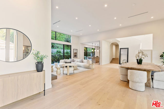 1401 N Bundy Drive, Los Angeles CA: https://media.crmls.org/mediaz/a606cab9-f995-4726-ac57-81d796dcdb35.jpg