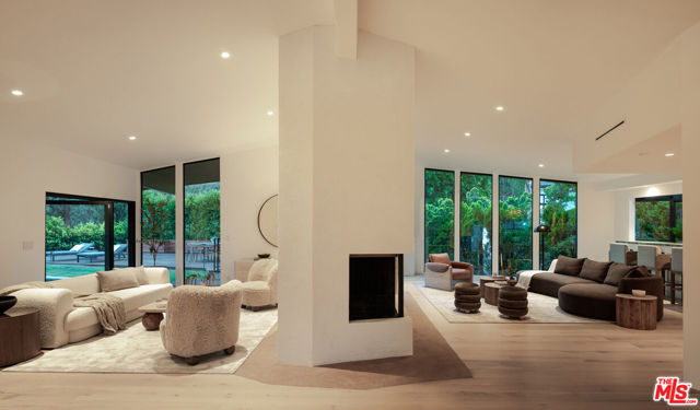 2247 Chelan Place, Los Angeles CA: https://media.crmls.org/mediaz/a606e3f3-e027-48b2-a00a-16c79c8cbd03.jpg