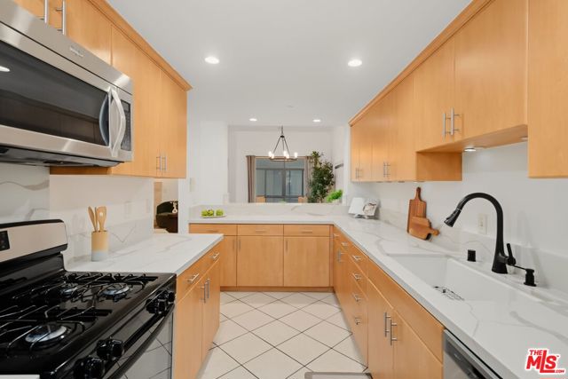 1222 North Kings Road, 8 photo 23