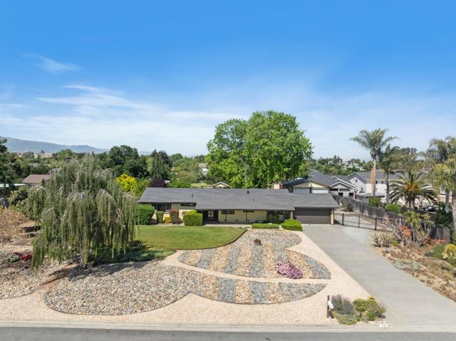 220 Holliday Drive, Hollister CA: https://media.crmls.org/mediaz/a6078e66-c593-4170-9b03-3b33f019efad.jpg