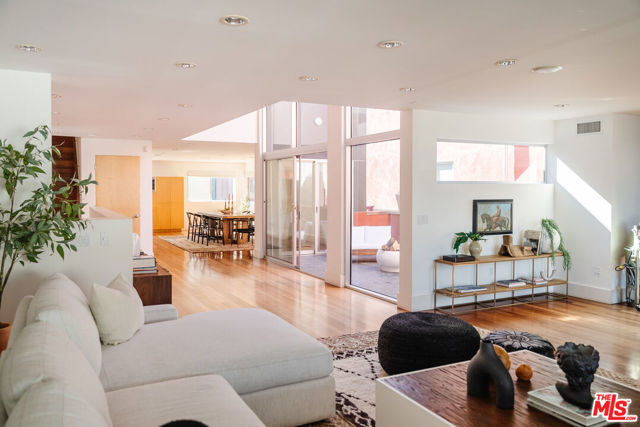 1320 Abbot Kinney Boulevard, Venice CA: https://media.crmls.org/mediaz/a607a009-5f7c-47f6-8e17-27d67243961b.jpg