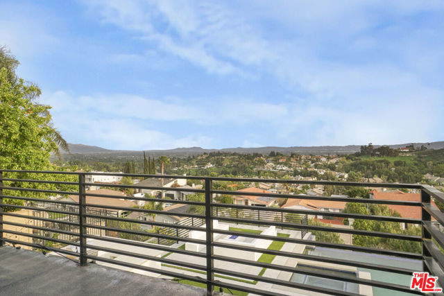 17764 Sidwell Street, Granada Hills CA: https://media.crmls.org/mediaz/a6088e31-7fff-41b3-ae5c-91075f1a6144.jpg