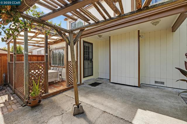 19 Haviland Ct., San Pablo CA: https://media.crmls.org/mediaz/a608cd2f-29d6-4ba5-a5c9-e3ea18cb911e.jpg