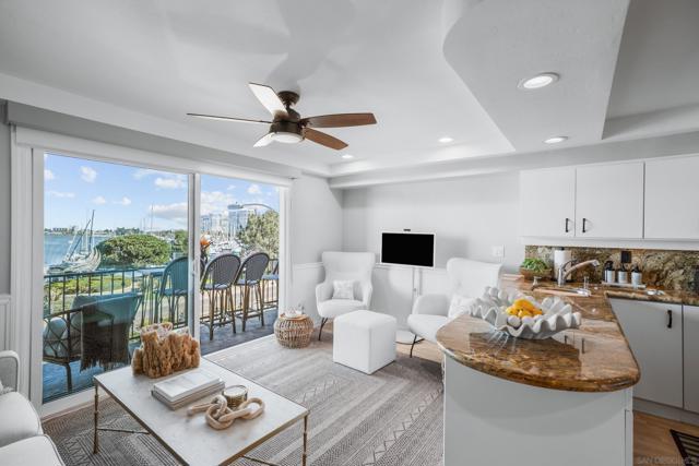 1623 Glorietta Blvd, Coronado CA: https://media.crmls.org/mediaz/a609698c-0e35-4dd0-97b0-f4d6e8d3619a.jpg