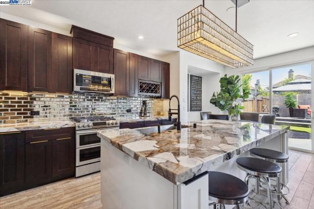 366 Karelian St, Danville CA: https://media.crmls.org/mediaz/a60a19f4-9eeb-4332-9a00-51adeec4f8ca.jpg