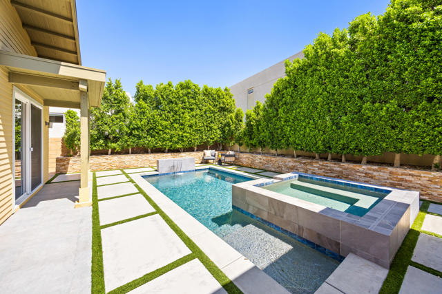 562 Skylar Lane, Palm Springs CA: https://media.crmls.org/mediaz/a60aa6ac-a141-41ec-87e0-81264e662d6c.jpg