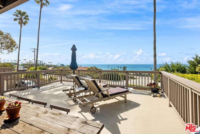 11813 Ellice Street, Malibu CA: https://media.crmls.org/mediaz/a60b391e-1327-4509-b376-c03dabf9e9f0.jpg