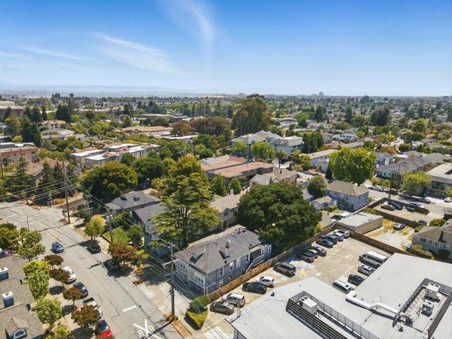 320 Villa Terrace, San Mateo CA: https://media.crmls.org/mediaz/a60d015a-e910-4584-a113-ccbc1b25bc6d.jpg