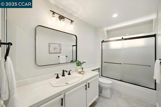 29 Blue Haven Ct, Danville CA: https://media.crmls.org/mediaz/a60d4447-9760-4488-bebb-07b9cdf1adfa.jpg
